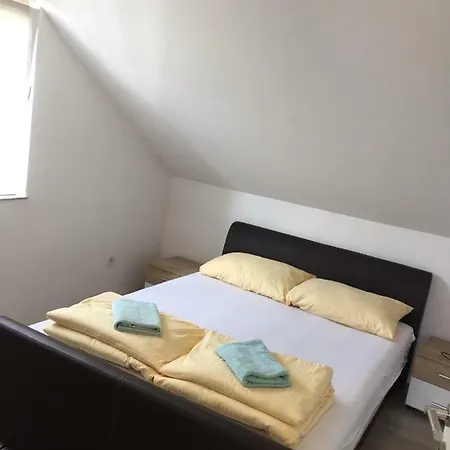 Hm *